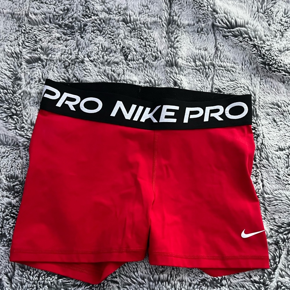 Women’s Nike Pro
